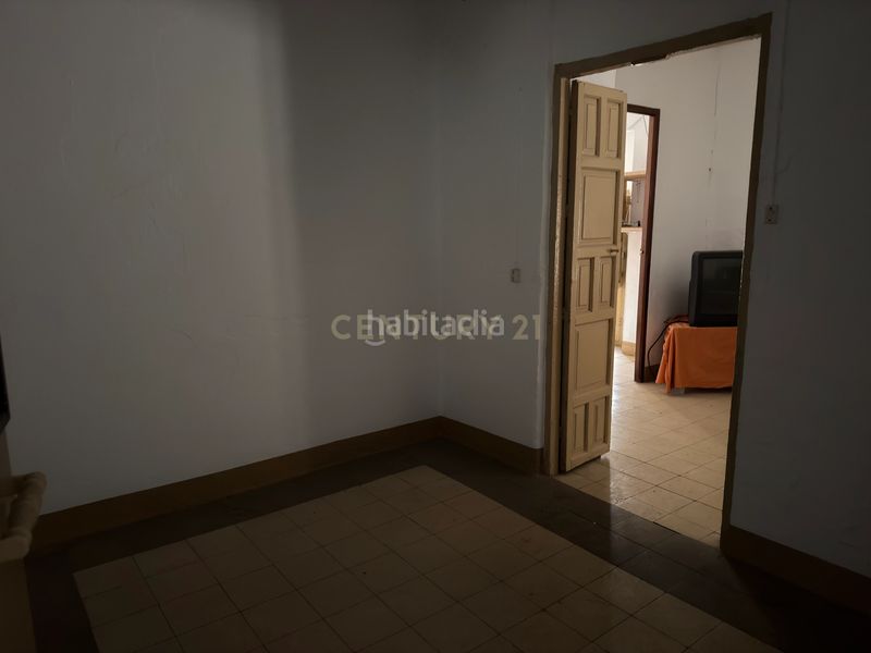 Foto 6568a7a1-8707-45ec-b6e0-b5b9df06b398. Edifici a c. atrás a Álora