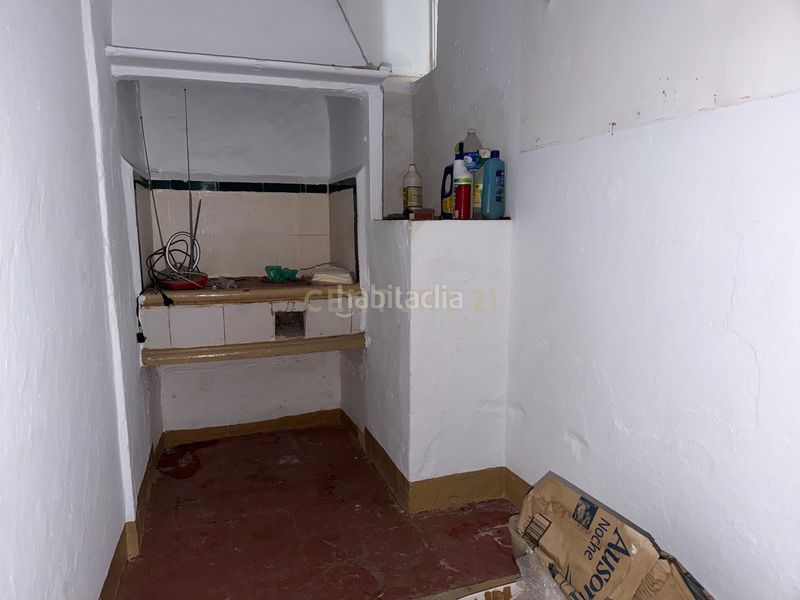Foto 74b0ec86-1914-49ff-b75d-5b07b75bdd9e. Edifici a c. atrás a Álora