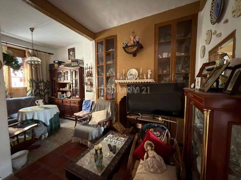Foto 95e60ca1-5257-471a-8f6d-bd986f419cef. Edifici a c. atrás a Álora