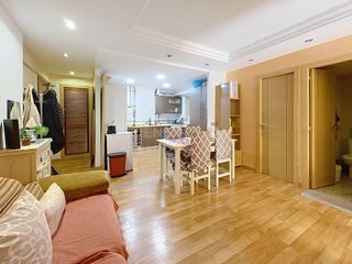 Flat in Cl heroe de sostoa 79malaga (málaga). Licencia turística activa a 500m de la playa  4 dormitorios en u