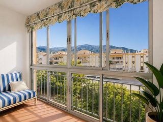 Pis a Avenida de sorolla, 31, torremolinos, spain. Acogedor piso de 3 habitaciones en torremolinos, málaga