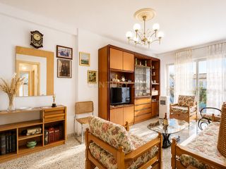 Appartement à Av. de los manantiales, 27, 29620 torremolinos, málaga, spain. Piso de 3 dormitorios con garaje, terraza y ascensor en avenida