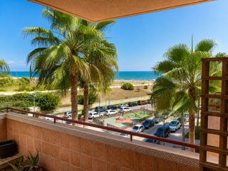 Appartement in C. moby dick, 68, churriana, 29004 málaga, spain. Espectacular apartamento en primera línea de playa en guadalmar