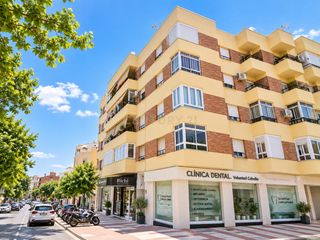Pis a Avenida salvador vicente, benalmádena, spain 5. Piso en venta en benalmadena