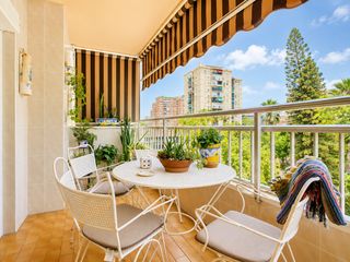 Apartament a Avenida de los guindos, málaga, spain 4. Amplio piso de 4 dormitorios con terraza en los guindos, málaga