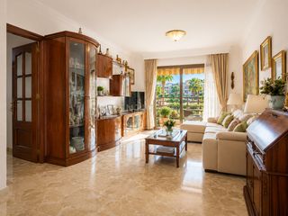 Apartament a Avenida de los Guindos, Málaga, Spain 4