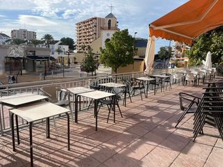 Traspàs Local Comercial a Av. san carlos, benalmádena, spain edificio ibenza 1. Traspaso de café bar en venta  ubicación privilegiada en benalmá