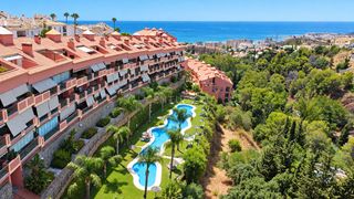 Dúplex en Calle las dalias, fuengirola, spain. Ático dúplex de 220 m en torre blanca, calle las dalias, fuengir