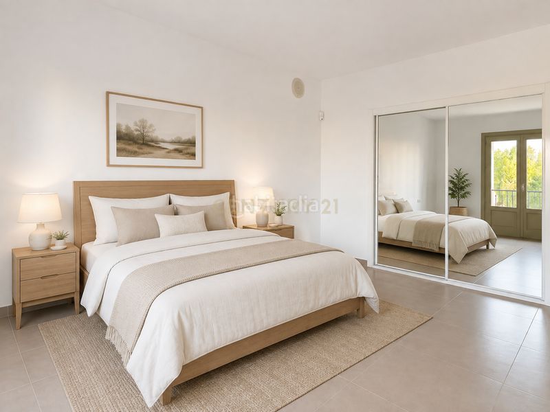Foto 25b3a161-a394-4b11-a557-b07c9d1a95de. Alquiler apartamento en avenida imperio argentina planta independiente de villa con gran terraza, piscina y vistas al mar costa en Benalmádena