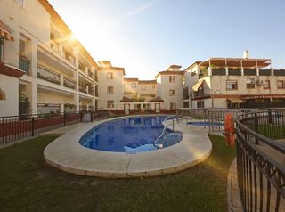 Rent Apartment  Calle tenerife, el peñón, spain 1. Amplio piso de 3 habitaciones en el corazón de la ciudad