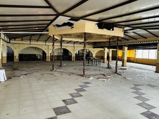 Local Comercial a Camping 1. El tesorillo  gran local en venta