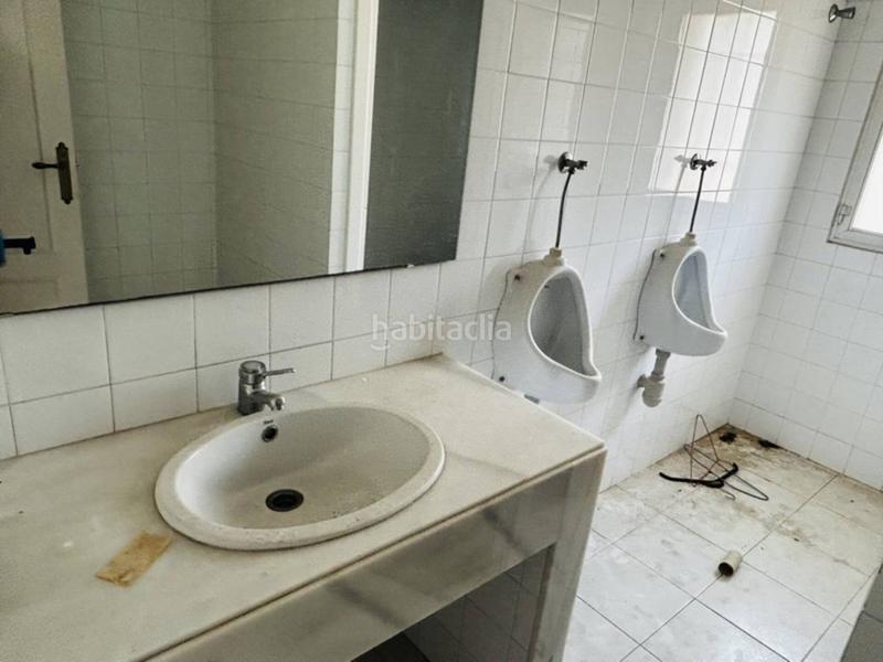 Foto 4ad6bc87-f828-47a7-9c22-10f59f222745. Local comercial en camping 1 el tesorillo gran local en venta en Almuñécar
