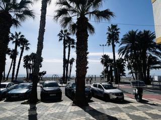 Location Local commercial à Puerta del mar 1. Playa puerta del mar  gran local en alquiler