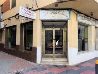 Business premise in Avenida cala 1. Avenida cala  local en venta