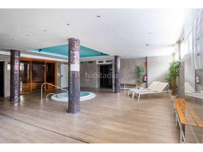Foto e986b434-a250-4243-ae08-c56b62851660. Àtic amb aparcament piscina a Centro Salobreña