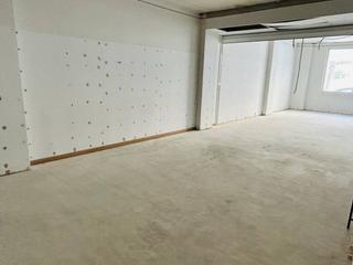 Alquiler Local Comercial en Torres quevedo 2. Almuñecar centro  local en alquiler anual