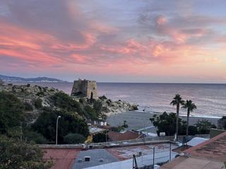 Appartement à Urbanizacion el tesorillo 3. El tesorillo  atico en venta