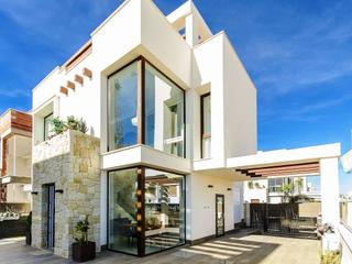 Casa a N/a. Villa de 3 dormitorios en venta en vera playa