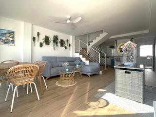 Casa adossada  N/a. Adosada moderna con solárium  primera línea de playa en el calón