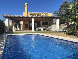 Haus en N/a. Elegante pueblo villa con impresionantes vistas al golf en oro d