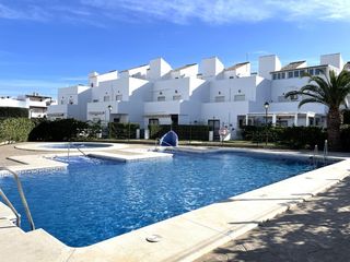Attique à Las Marinas - Pueblo Laguna. Ático exclusivo con amplias terrazas en las buganvillas en vera
