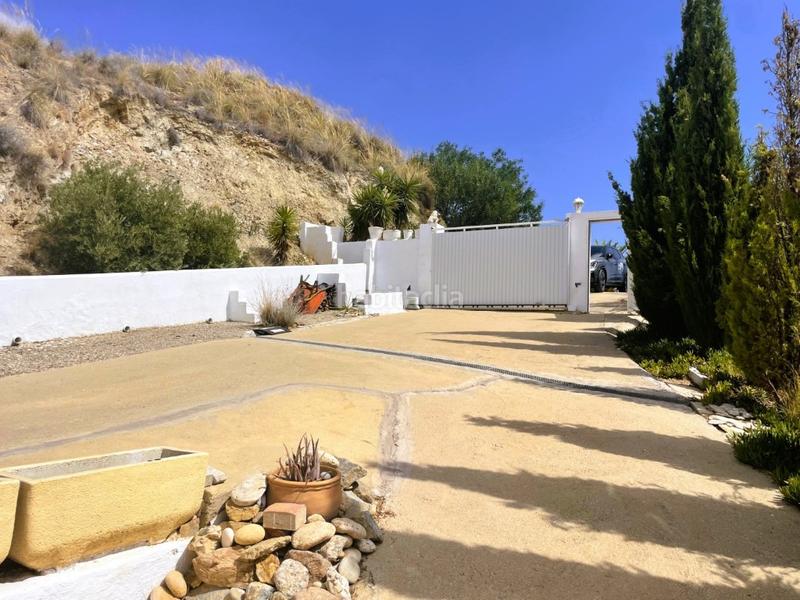 Foto e91bd180-4f84-42b1-b86d-ed9969f79683. Casa amb aparcament a Bédar