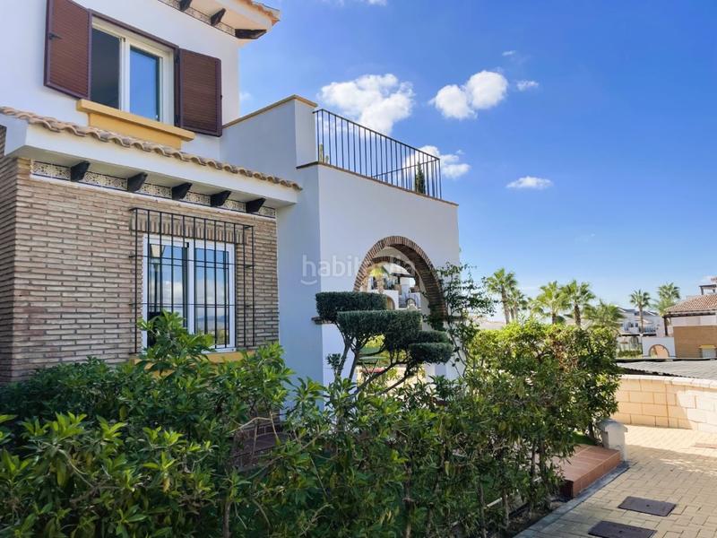 Foto 4008e992-a0fa-4a36-9d0b-1257773f1156. Casa dúplex de 3 dormitorios con jardín y terraza playa en Vera