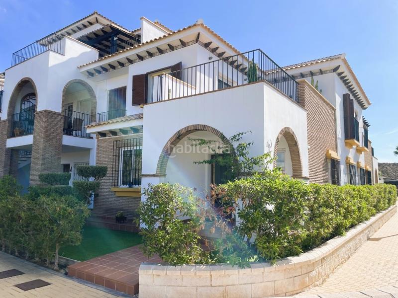 Foto 440bb7a3-09d5-404a-9479-420fb12bb45a. Casa dúplex de 3 dormitorios con jardín y terraza playa en Vera