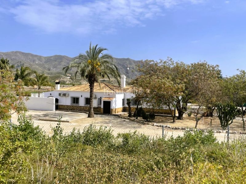 Foto c043c2bf-a3ce-4180-84ed-c60dd3e7f11b. Casa amb calefacció aparcament piscina a Burjulu - La Mulería Cuevas del Almanzora