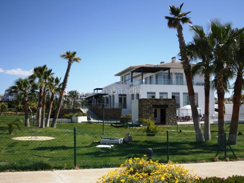 Foto 5f092f46-2f88-40a0-9ff5-8da54d6ffecf. Apartament amb piscina a Las Salinas Vera