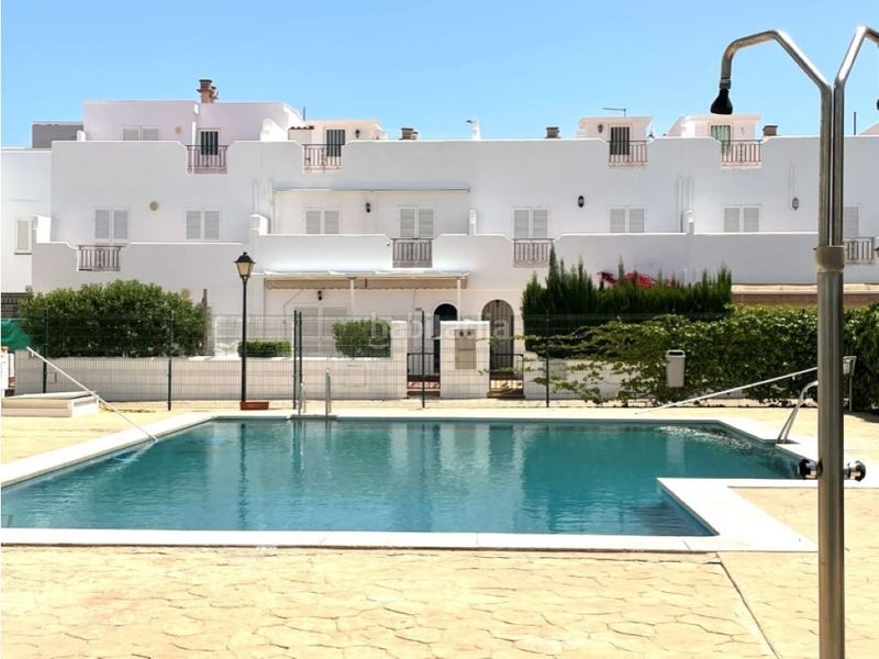 Foto 7726326f-615b-47a9-832d-b6d18ce6377e. Duplex avec piscine dans Las Marinas - Pueblo Laguna Vera