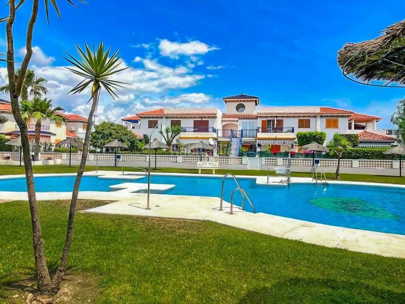 Foto 37bc1c3a-071e-4c6f-aff5-52f735b4bfc8. Apartament amb aparcament piscina a Vera playa naturista Vera
