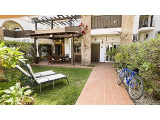 Piccolo appartamento  Calle tomillo. Espacioso apartamento de esquina con jardín privado de 80m