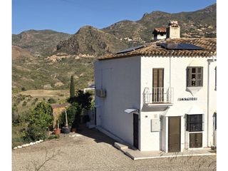 Maison  Avenida cortijo grande de. Una casa completamente renovada en el hermoso valle de cortijo g