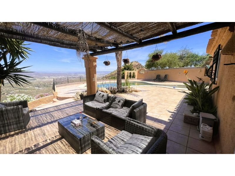 Foto 6b8a7eb9-0ad6-49f4-9d39-28b838c2592f. Casa amb piscina a Turre