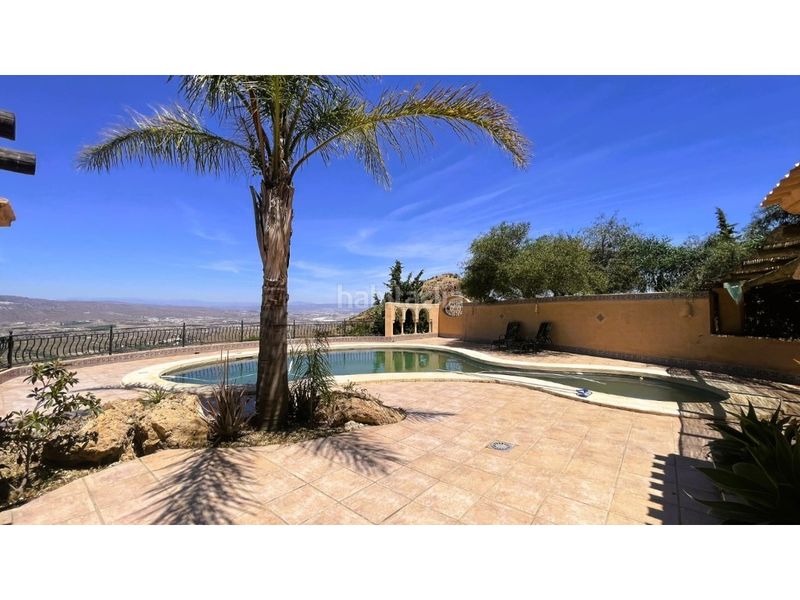 Foto ecd6288b-b07c-4387-a2a7-58f77e91e366. Casa amb piscina a Turre