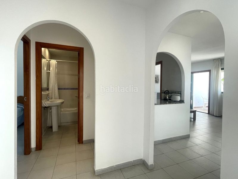 Foto b4f1eb2a-5d03-450c-9ac6-dbefb6e70ede. Apartament amb piscina a Las Marinas - Pueblo Laguna Vera