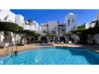 Apartment  Calle nuñez de balboa. Apartamento en planta baja con terraza, andando a la playa en ve