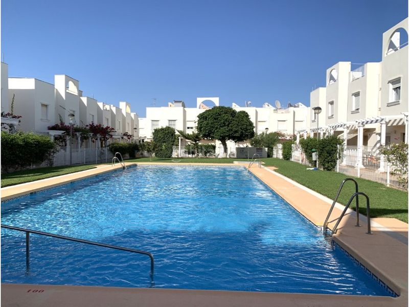 Foto cc59179e-49d5-4082-b03c-f2bdb5303bcb. Duplex con piscina in Las Marinas - Pueblo Laguna Vera