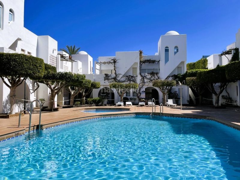 Foto d0bfa6cc-b6a8-4ad2-852b-98254b3358f3. Apartament amb piscina a Las Marinas - Pueblo Laguna Vera