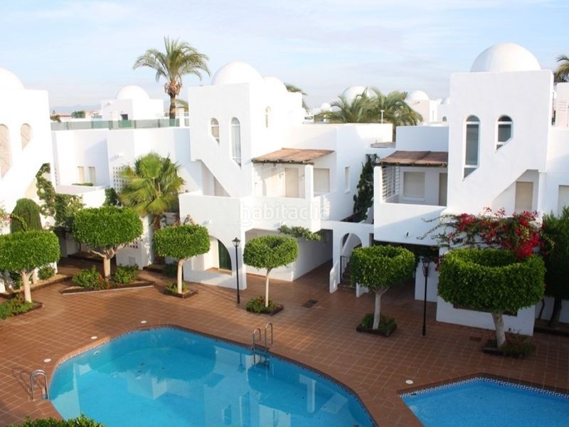 Foto be07b30d-3df4-413c-bc43-9390849efec2. Apartament amb piscina a Las Marinas - Pueblo Laguna Vera