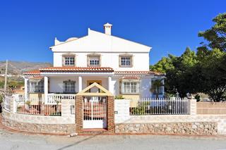 Casa a Calle doctor maximiliano 22. Casa en venta en  molvãzar, granada