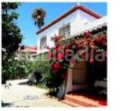 Foto b47d844b-a818-456d-9176-8b80f587329e. Casa a calle pensamiento a Calahonda - Carchuna Motril