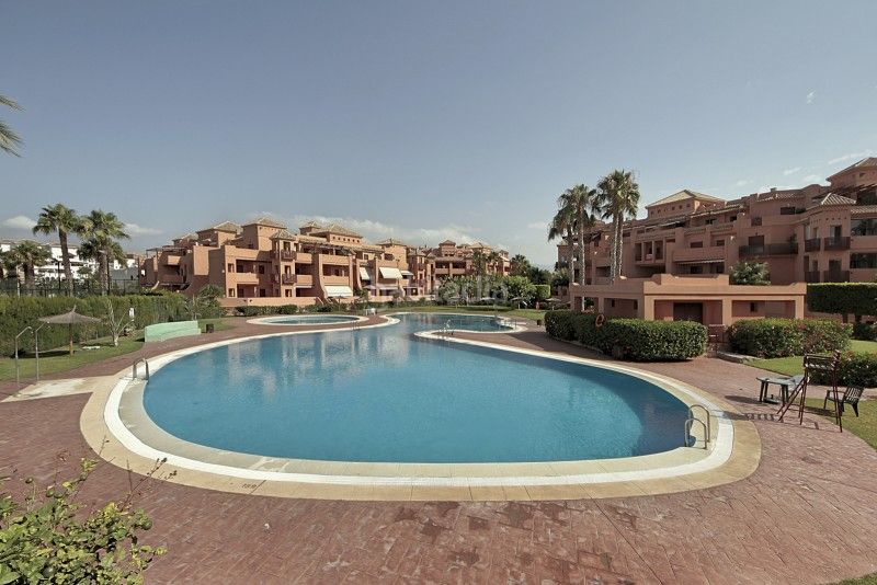 Foto c8f3c1b2-1d6f-4c1a-8f49-e9f875873390. Miete etagenwohnung in calle rector juan de dios lópez gonzález in Motril