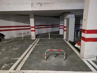 Parking coche en Calle vaguada. Garaje en venta en  calahonda, granada