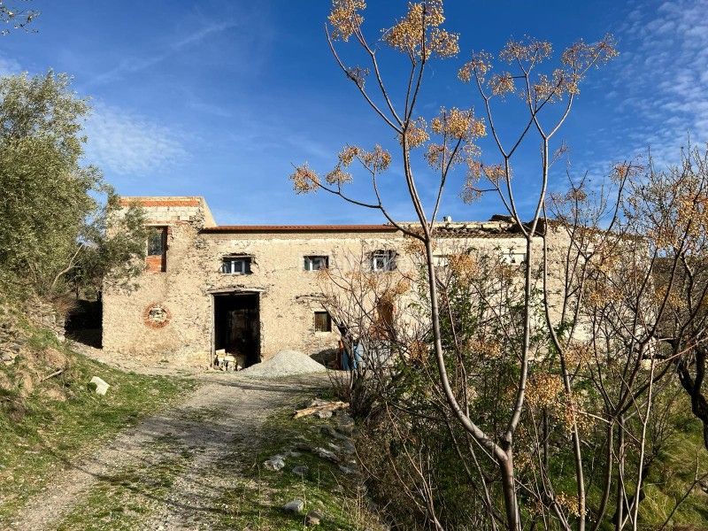 Foto 78d3e4ea-6b5d-4af2-b78f-53c53f233219. Masia a Rubite