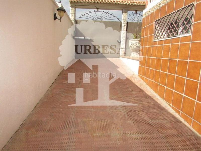 Foto d896f372-ccc2-48cd-bf80-e18cc442f296. Chalet avec parking dans Motril ciudad Motril