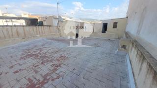 Casa a schiera en Motril  ciudad. Casa  de planta baja de 133m2 para reformar en zona de calle anc