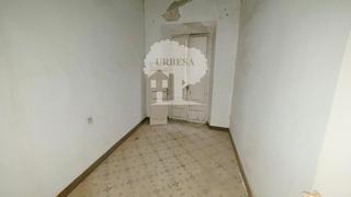 Casa a schiera en Motril  ciudad. Vviienda a reformar de alto y bajo  y local en el centro de motr