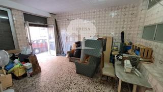 Local Comercial  Princesa. Local comercial  de cuarenta y ocho metros cuadrados en el centr